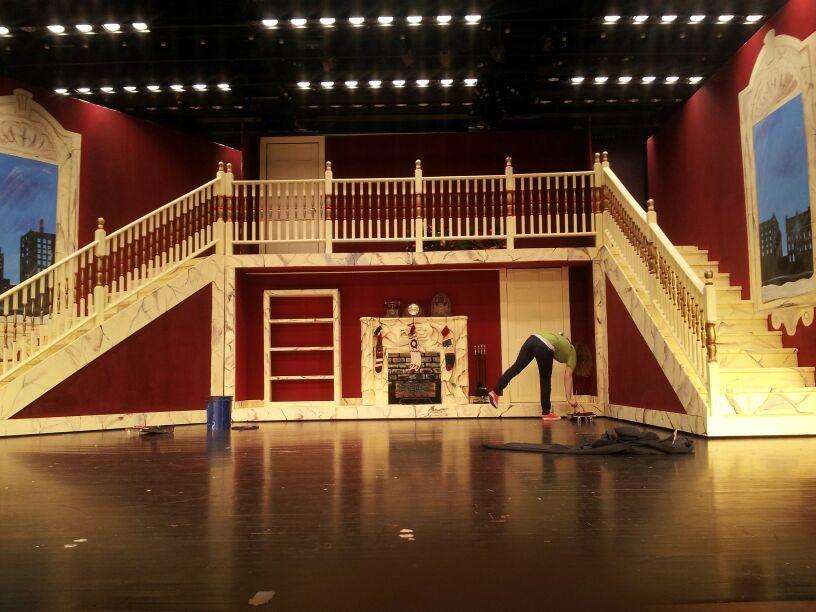 Without members of the Annie crew, incredible sets like this one would not be possible.