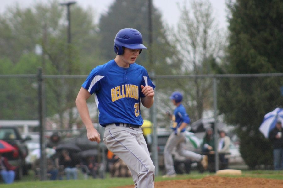 Trent Walker led B-A against Glendale with a ppair of hits and four RBI. (Ali Wagner)