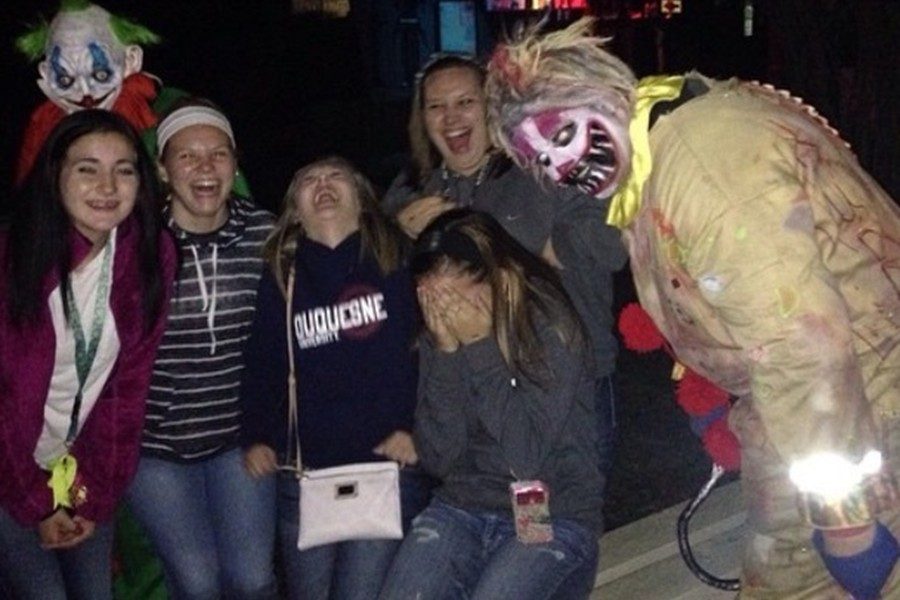 Asia Beeler, Alyssa Wombacher, PhoebePotter,  Alexis Kensinger, and Toni Burns  at the Ravenwood  haunted house in 2014.