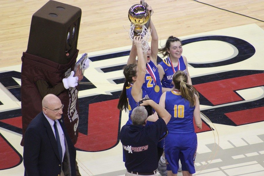 The+Bellwood-Antis+girls+basketball+team+celebrates+its+45-42+victory+over+West+Catholic+in+the+PIAA+2A+championship+game+by+hoisting+the+gold+ball.