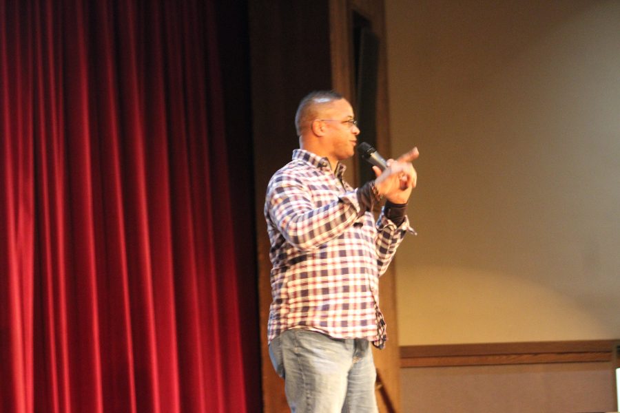 Roberto Clemente Jr. spoke to B-A middle school students on Monday.