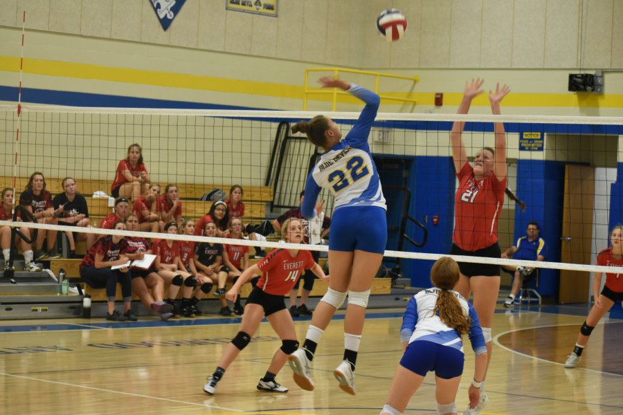Sakeria Haralson returned to the volleyball lineup against Juniata Valley, but the Lady Devils lost in 5 sets.