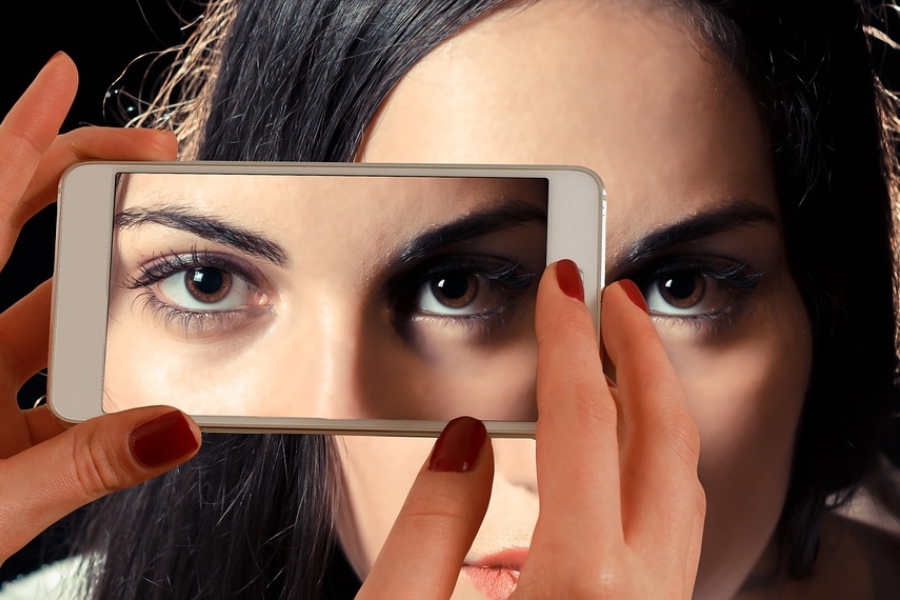 Developing a strong self image can be a challenge throughout middle and high school.
