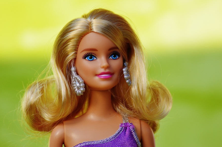 Kick+Barbie+and+other+annoying+toys+to+the+curb+on+Barbie+and+Barney+Backlash+Day.