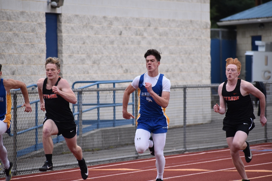Sean Mallon win the 100 and 200 sprints against Tyrone.