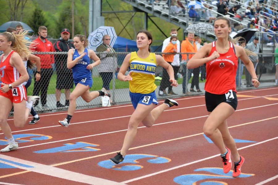 After a three-day delay because of COVID restrictions, the ICC championship meet will take place Thursday.