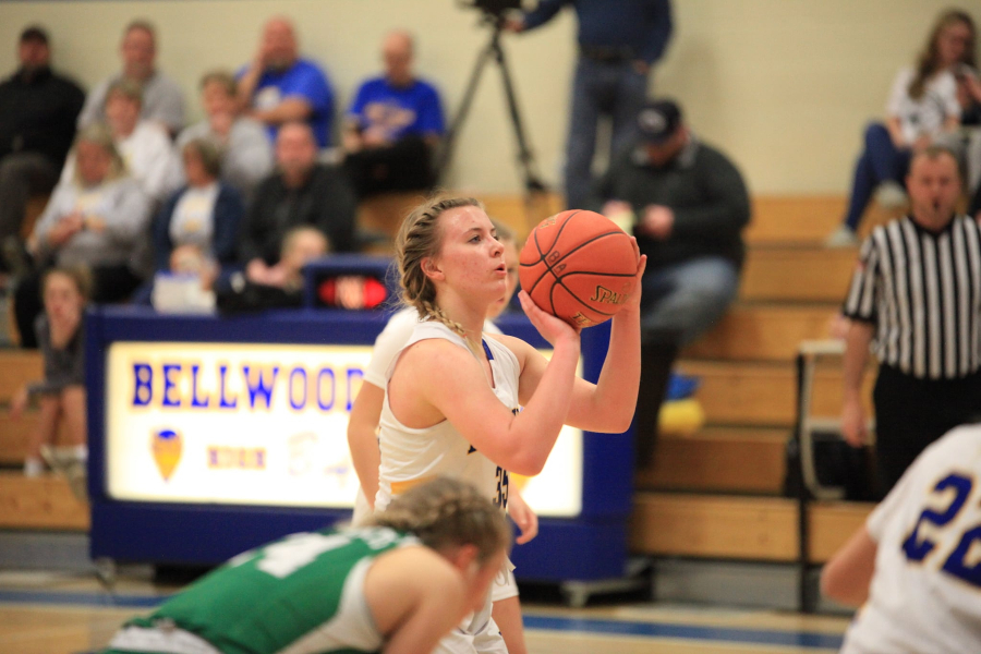 Lydia Worthing almost had a triple-double against United.