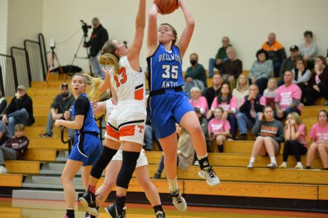 Lydia Worthing drives for two of her 15 points against Tyrone.