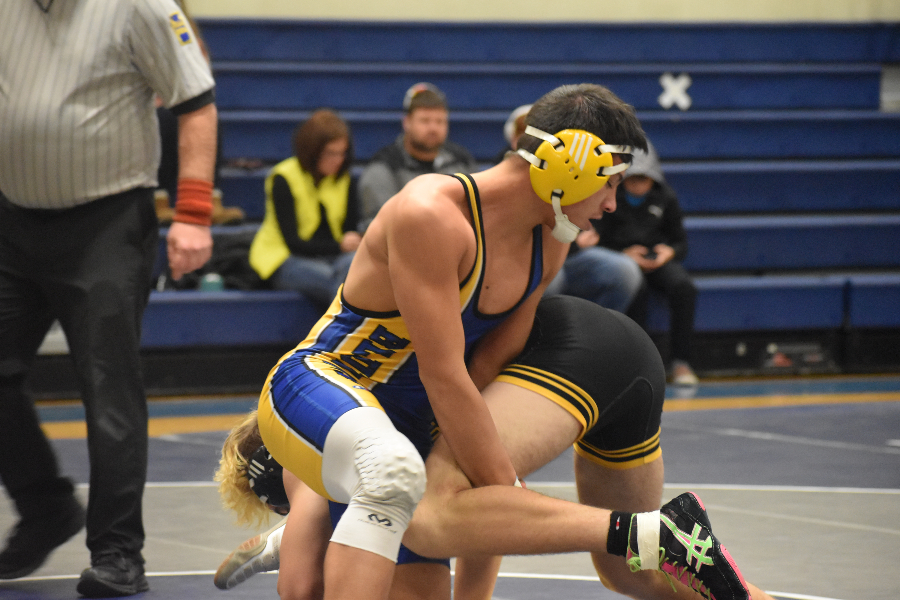 Julius Diossa won his seventh match of the season last night against Mo Valley.