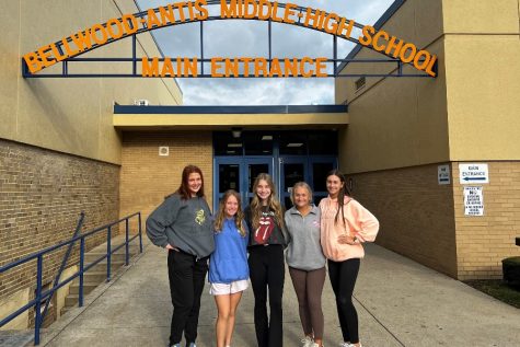 (L to r) Lydia Worthing, Alexis Lovrich, Ava Miller, Olivia Gregg, and Maliah Hassler were all selected to be on the 2022 Homecoming court.