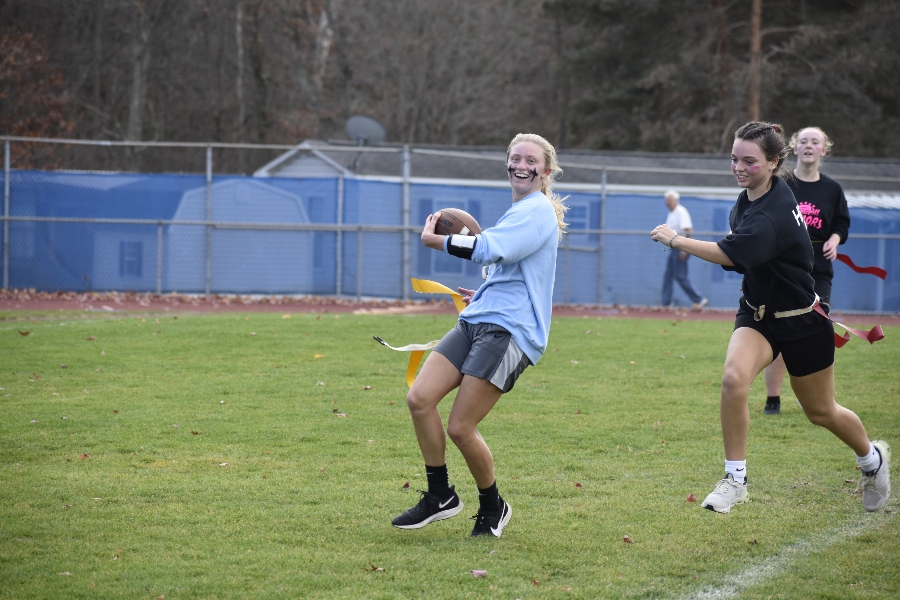 Chelsea+McCaulsky+scores+a+touchdown+in+the+seniors+big+win+over+the+juniors+in+the+powderpuff+game.