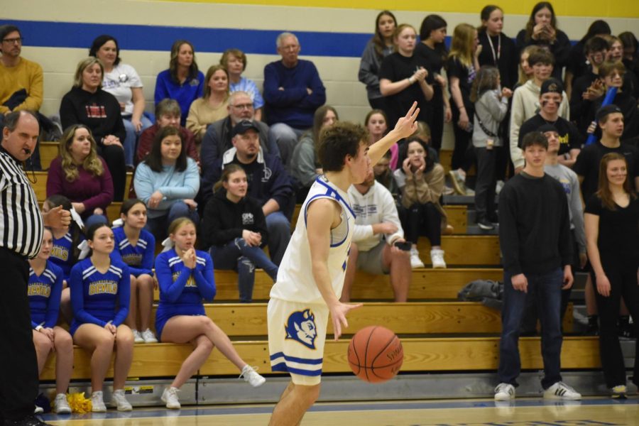 Caleb Beiswenger led BA against Everett with 15 points.