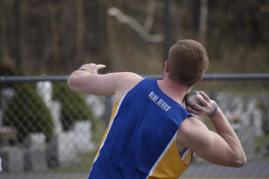 Eli Pluebell throwing the shotput. (Bailee Conway)