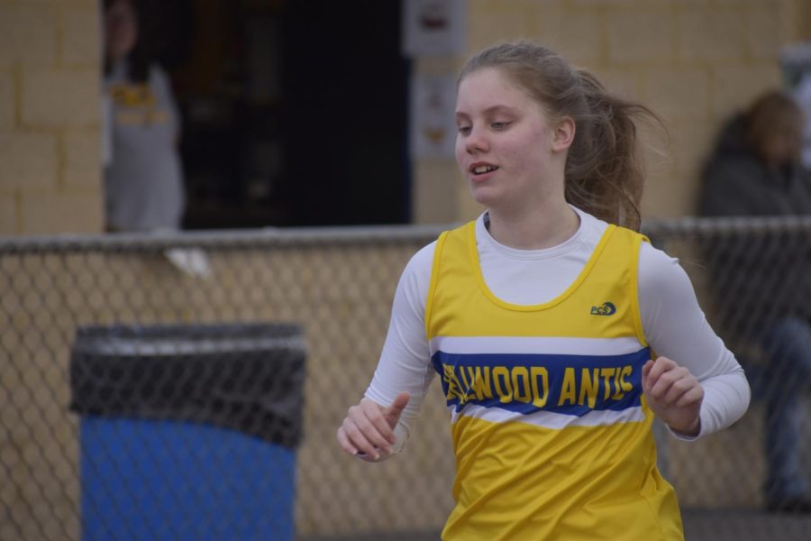 Jessie Corrodo running in  the 1600. (Bailee Conway)