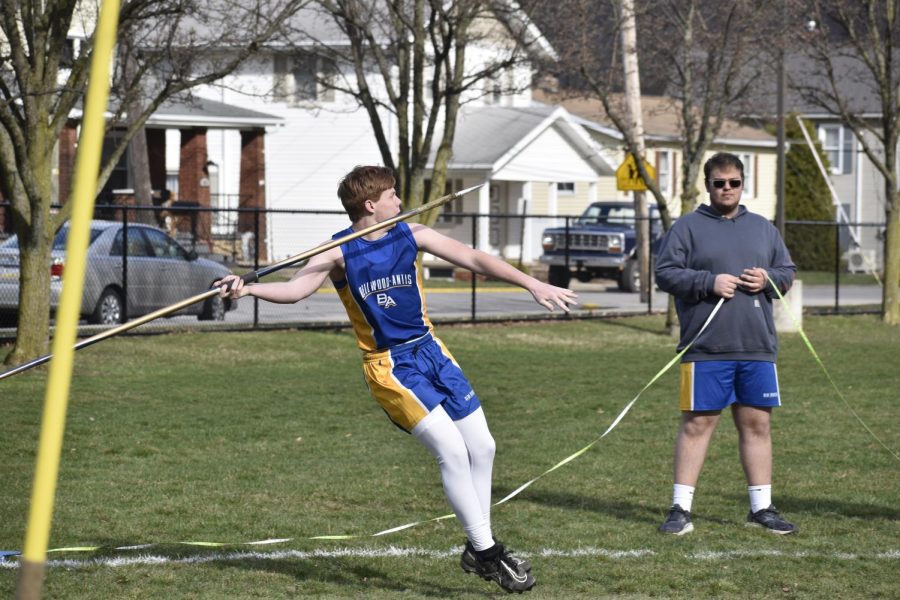 Chance Schreier throwing a javelin.  (Bailee Conway)