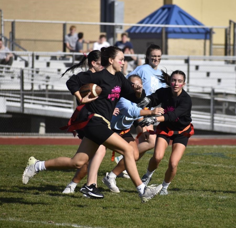 Kate Heisler running for the ball. 