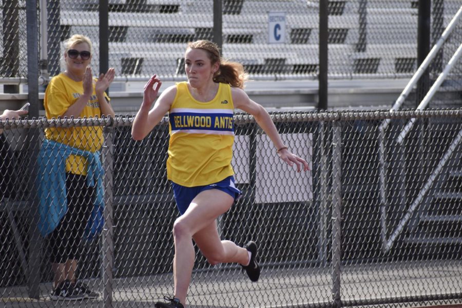 Brielle Campbell sprinting in the 100m dash (Bailee Conway)