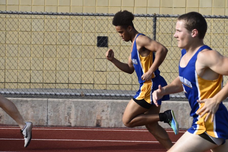 Lance Robinson takes off in the 200 meter dash (Bailee Conway)