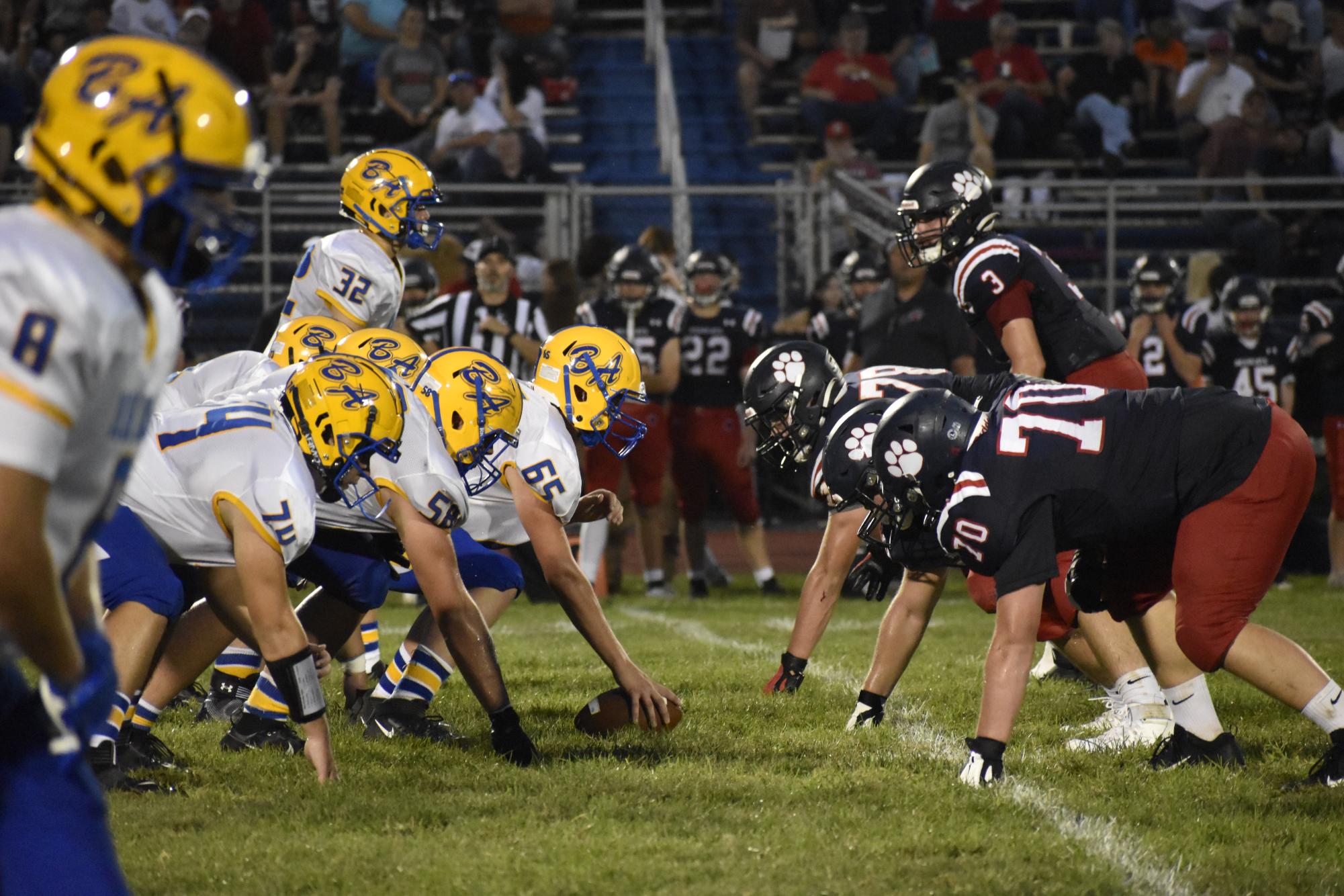 Bellwood gets ready to snap the ball. (Morgan Kienzle)