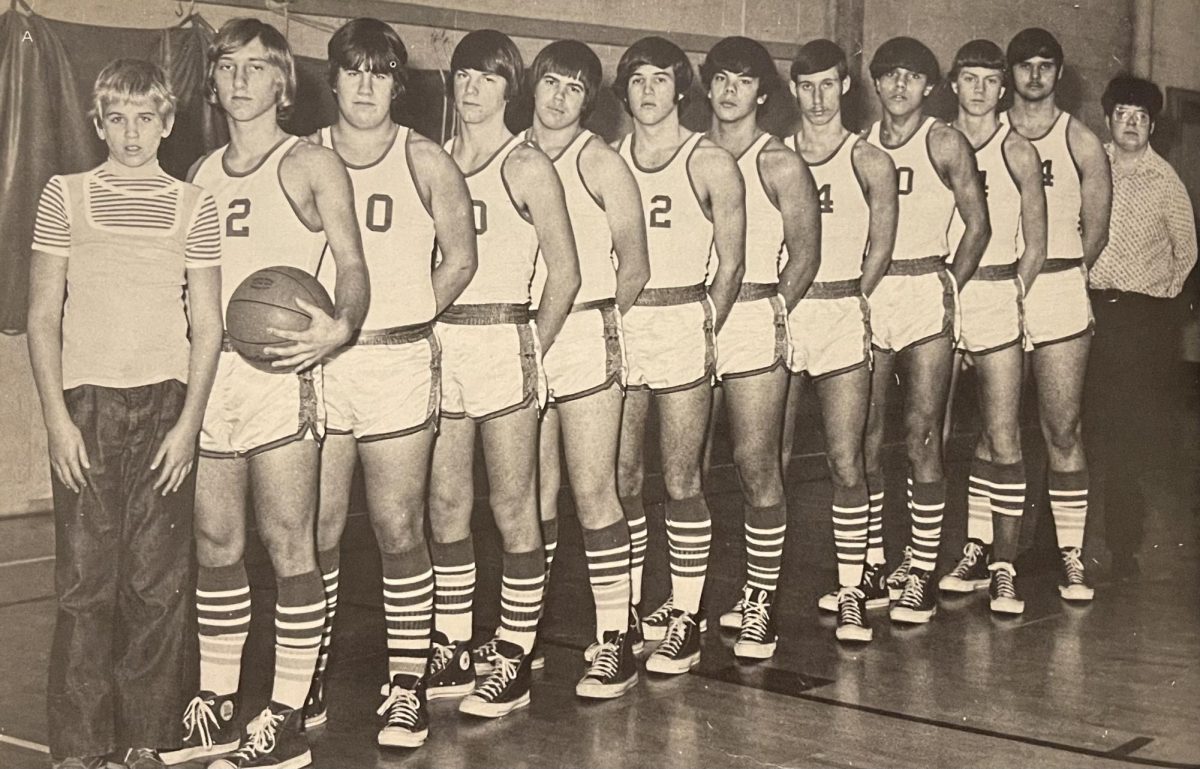 The+1973-1974+Boys+Varsity+basketball+team.