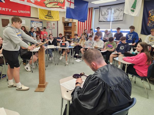 Law class holds mock trials