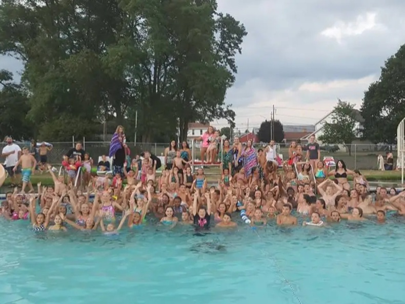 The community got together at the pool for a splash hop in honor of Maddie.