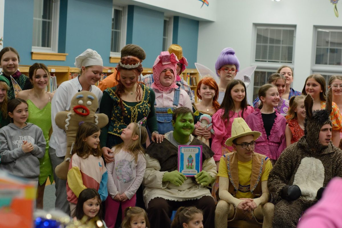 Photo Story: Musical cast hosts craft night