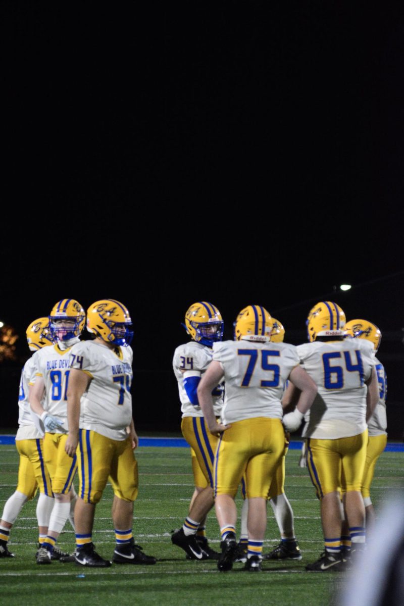 Bellwood's football playoff run ends early