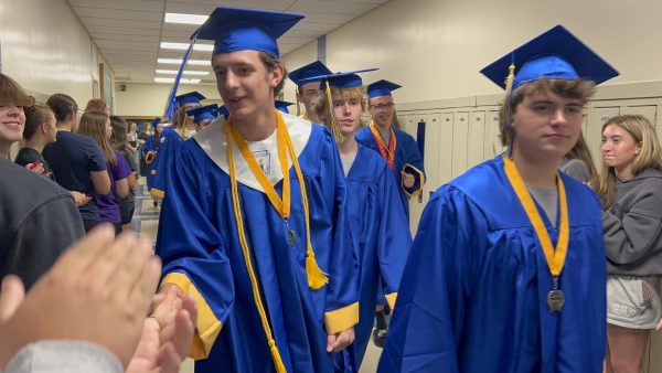 Seniors celebrate last day